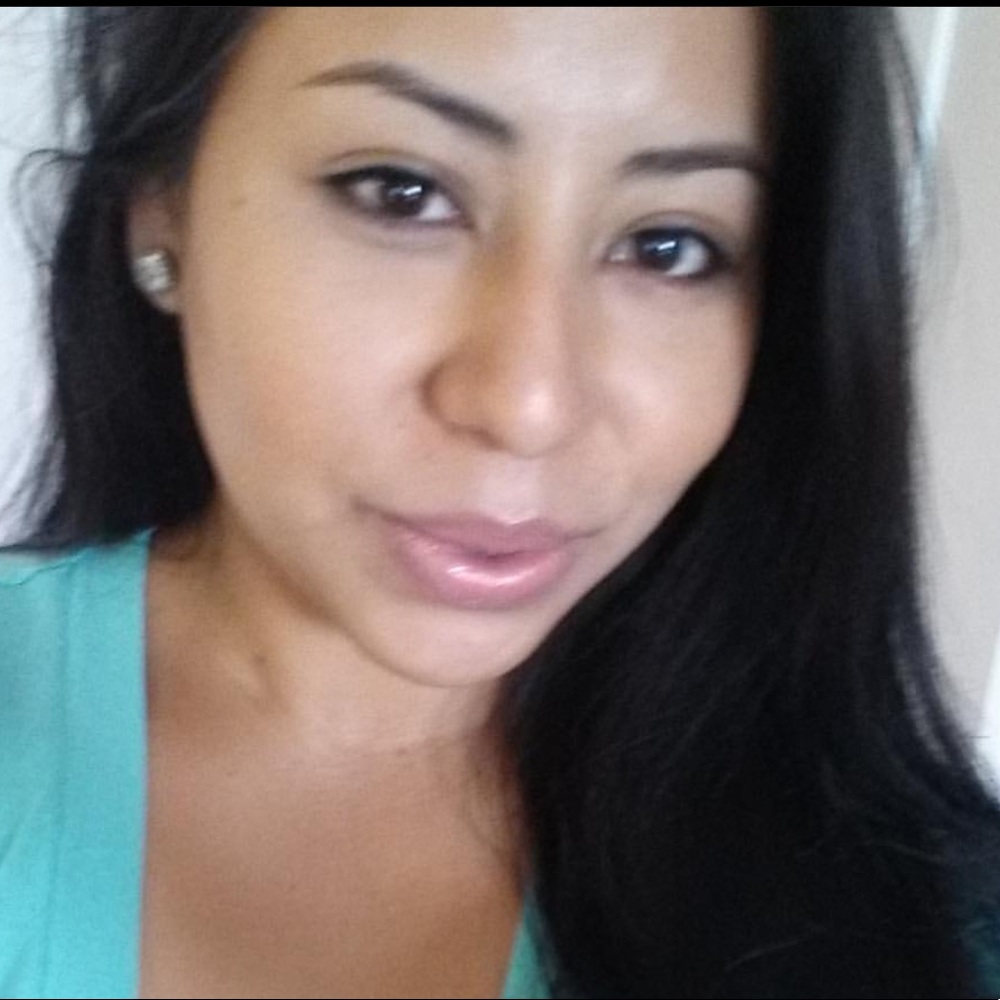 Meet your Posher, Camila